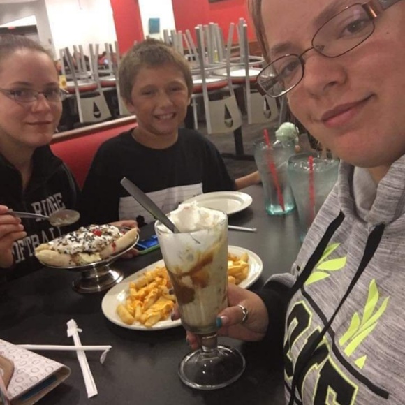 Meet your Posher, Tracianne - Picture 5 of 7